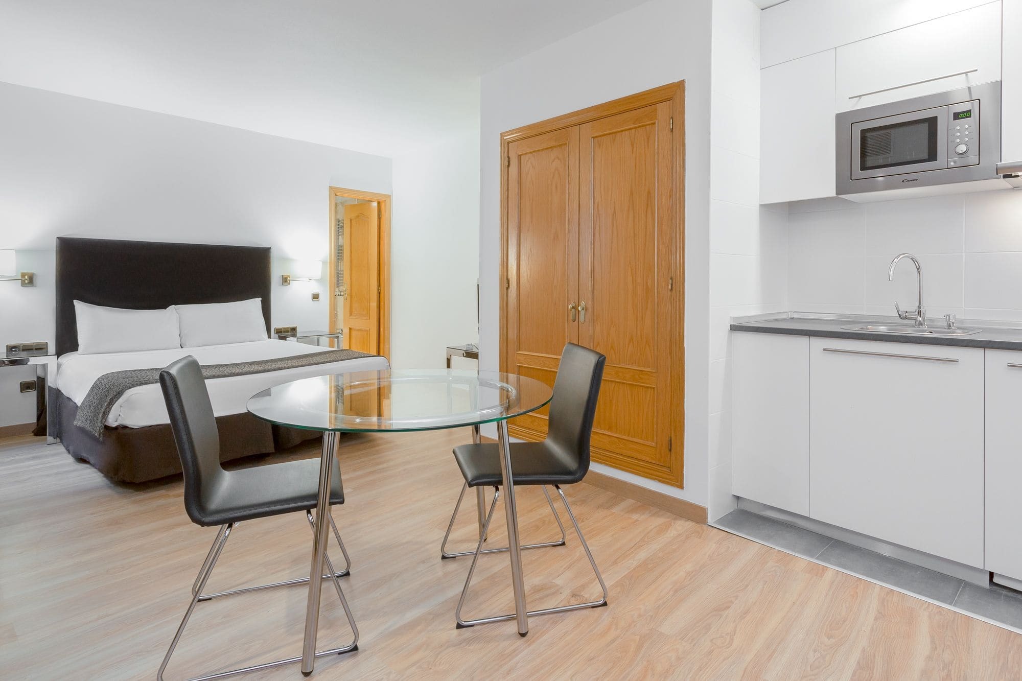Apartamentos Leganitos Мадрид Экстерьер фото